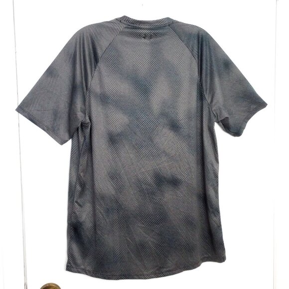 Under Armour The Tech Tee Black & Grey Shadow Stripes T-Shirt & Socks Bundle - Picture 5 of 12